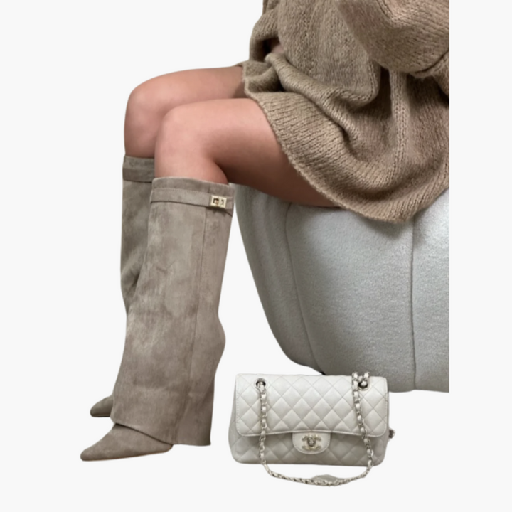 Bottes hautes en daim noir femme avec boucle dorée élégante